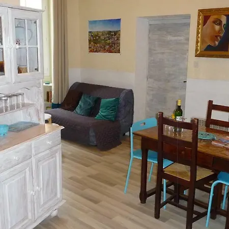 Le Perigord アパート